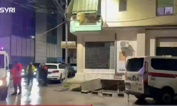 VIDEO/ Qytetari fierak i përplas derën në fytyrë, dy venezuelianet thërrasin policinë