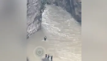 VIDEO/ Shkuan të ndihmojnë RENEA për të kërkuar në ujërat e Osumit, bllokohet guida lokale