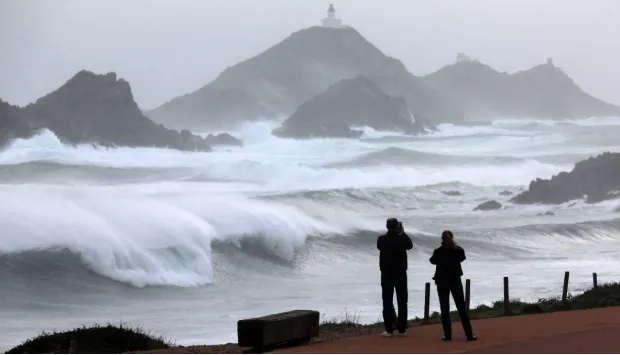 VIDEO/ Stuhia “Oriana” merr përpara gjithçka në Spanjë
