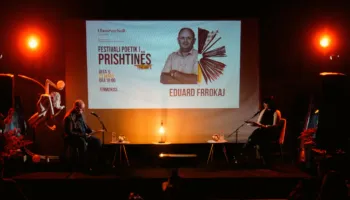 (Video) Takim poetik me Eduard Frrokajn/ Festivali Poetik i Prishtinës IV