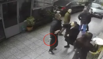 VIDEO/ U konfliktua me qytetarin në afërsi të kthesës së Kamzës, polici nxjerr pistoletën, AMP nis hetimet