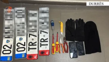 Vidhte targa automjetesh për t’ua shitur personave me precedent penal, në pranga 36-vjeçari në Durrës