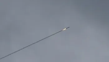 Vijon kundërpërgjigja në disa fronte nga Irani, pas Bahreinit e Abu Dabit goditet dhe Doha