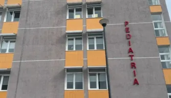 Virozat e stinës/ Gripi “mbingarkon” Pediatrinë, mbi 110 fëmijë çdo ditë në urgjencë, rriten ndjeshëm shtrimet