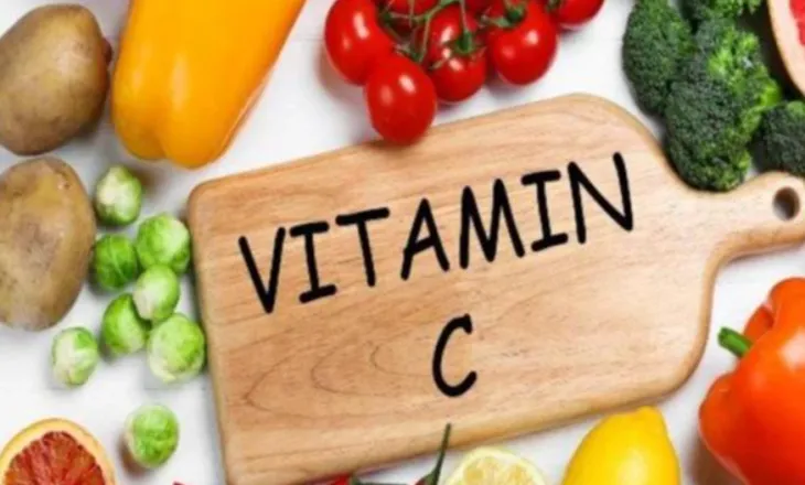 Vitamina C, dozat e nevojshme dhe ushqimet ku gjendet