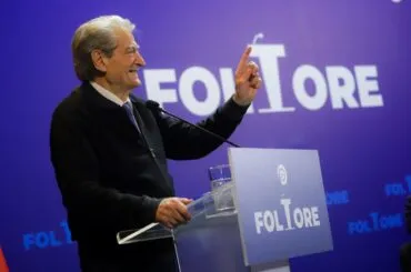 “Vjedhja shndërrohet në votë, dhe vota në vjedhje”/ ‘Foltore’ Berisha: Rruga Qukës-Qafë Plloçë u ndërtua me 9 mln euro