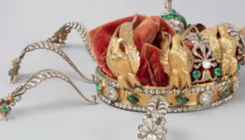 Vjedhja spektakolare në Luvër/ Gjendet kurora e mbretëreshës