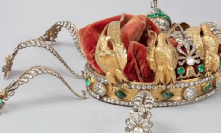 Vjedhja spektakolare në Luvër/ Gjendet kurora e mbretëreshës