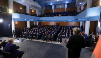 “Vota juaj u shndërrua në treg të zi, procesi zgjedhor është farsë!”, akuzat e Berishës nga foltorja në Kamzë