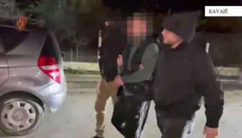 Vrasja në Kavajë pas konfliktit për parkimin e makinës, arrestohet autori