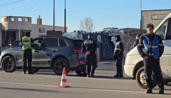 Vrasja në Tiranë, Egli Pashollari u godit sapo doli nga makina, mes autorëve një vajzë