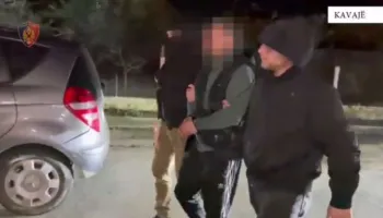 Vrau me thikë 48-vjeçarin në Kavajë për vendin e parkimit, arrestohet autori