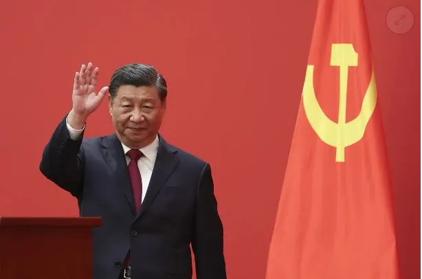 Xi Jinping trondit ushtrinë kineze me spastrimin më të madh në dekada