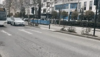 Zbardhet DINAMIKA e aksidentit fatal të 7-vjeçarit: Shoferi i dha para, i mituri doli para mjetit për t’i marrë, por makina e dytë…