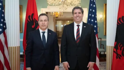 Zv.sekretari amerikan pas takimit me Peleshin: Rrisim bashkëpunimin për sigurinë dhe biznesin