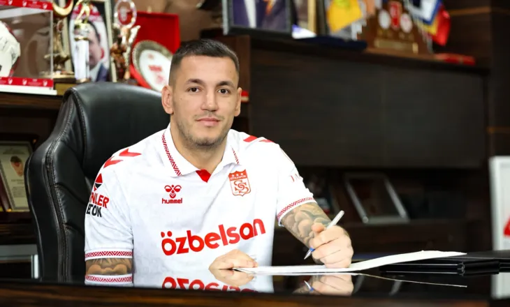 ZYRTARE! Rey Manaj rikthehet te Sivasspor, firmos kontratë 3.5-vjeçare