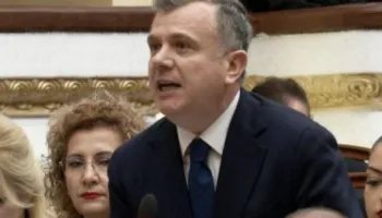 “0900 kam për ty”/ Ofendoi Vokshin në Parlament, Sekretariati i Etikës rrëzon kërkesën e PD, nuk përjashton Ballën