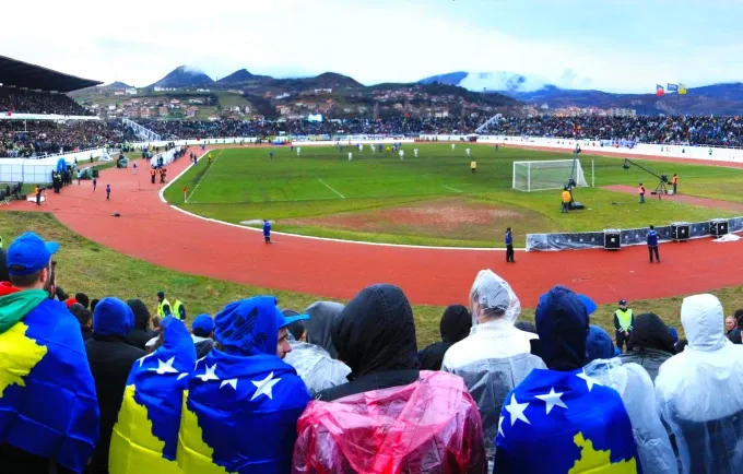 12 vjet nga ndeshja e parë e njohur nga FIFA, si e hapi Kosova rrugëtimin e saj të suksesshëm ndërkombëtar
