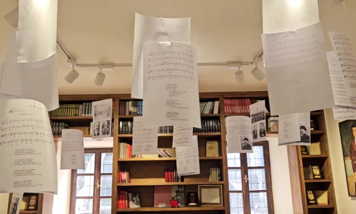 139 vite të arsimit shqip, ekspozitë për këngët patriotike në 139-vjetorin e Mësonjëtores së Parë