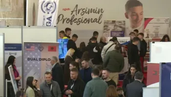 2000 vende pune në panairin e punës/ 80 biznese ofrojnë paga mbi 1000 euro, kërkesa e lartë në turizëm