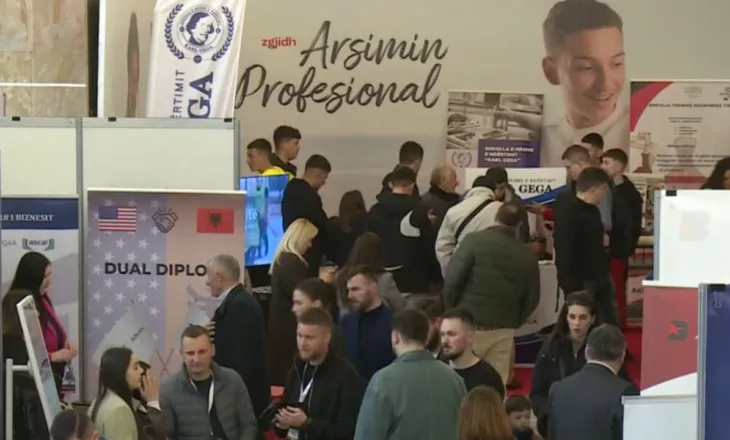 2000 vende pune në panairin e punës/ 80 biznese ofrojnë paga mbi 1000 euro, kërkesa e lartë në turizëm