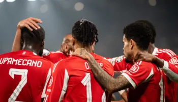 45′ e para: Gola dhe spektakël nga Bayern dhe Atletico Madrid. “Heshtje” në St. James Park (video)