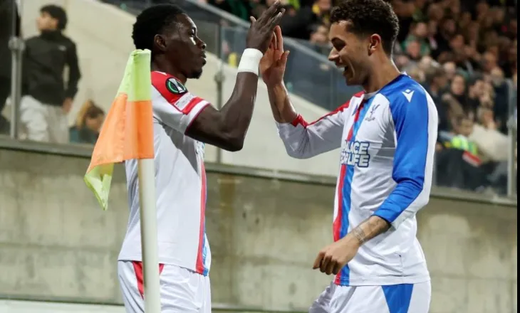 45′ e para: “Skuqet” Lyon, Nottingham në rrugë të mbarë për përmbysjen. AEK-u i Strakoshës po turpërohet në shtëpi (video)