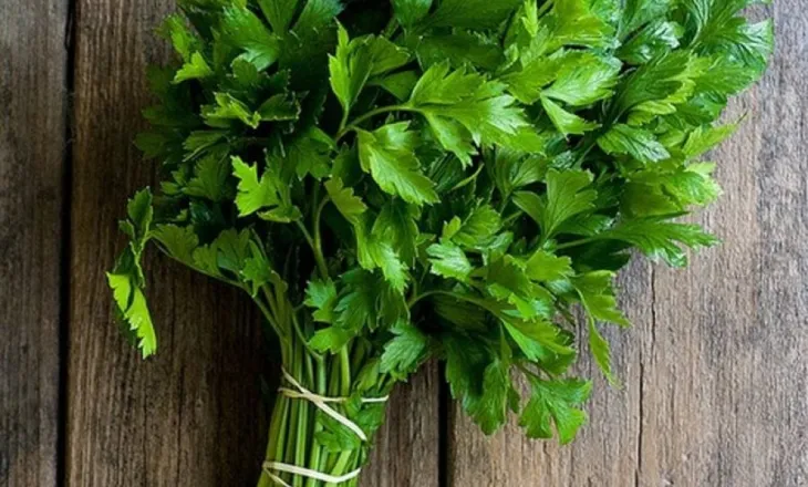 5 ushqime pranverore që ndihmojnë shumë në pastrimin e organizmit