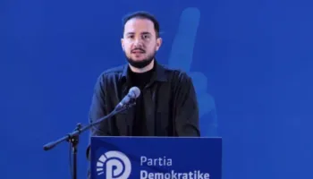 A do garoni përballë Berishës? Ironizon Salianji: Kemi një muaj që jemi në “kilometrin e fundit”, s’do ketë garë se bie Rama