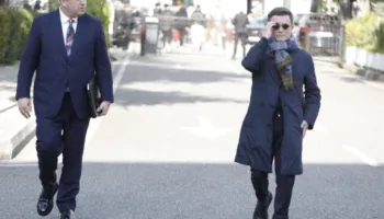 A do të kandidojë Braçe për bashkinë e Tiranës? Deputeti i PS: Gjërat që fliten në shtëpi, mbeten aty