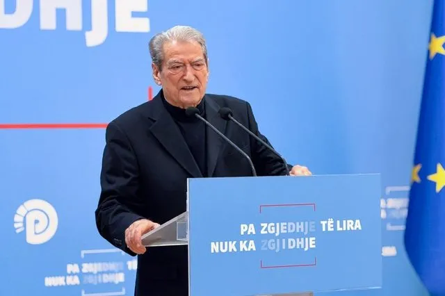 A do të kandidojë përsëri për kreun e Partisë Demokratike? Ja si përgjigjet Berisha