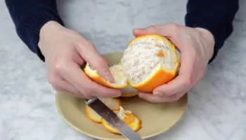 A duhet ta hani shtresën e bardhë të një portokalli? Nutricionistët zbulojnë se çfarë përmban ajo