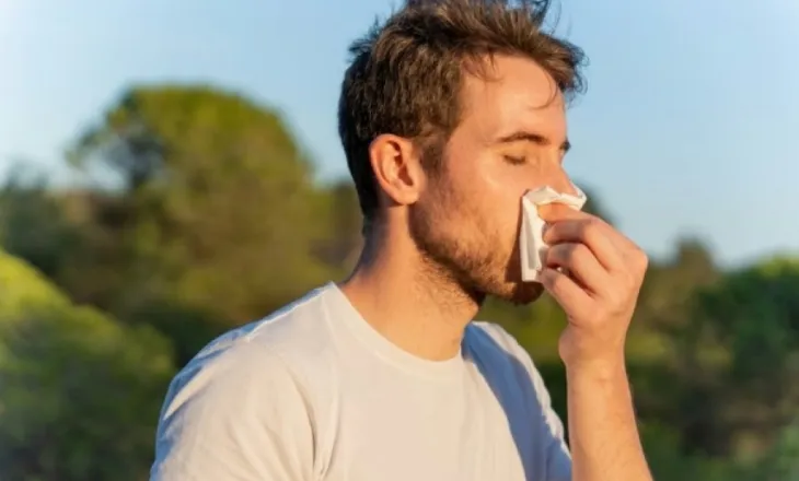 A është e mundur të stërvitet sistemi imunitar për t’i rezistuar alergjive sezonale?