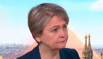 A është Mbretëria e Bashkuar shënjestër e Iranit? Ja si përgjigjet sekretarja e jashtme britanike pas sulmit me dron në bazën e Qipros