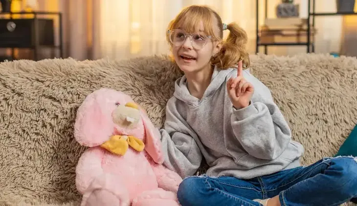 A është normale që një fëmijë të ketë miq imagjinarë?