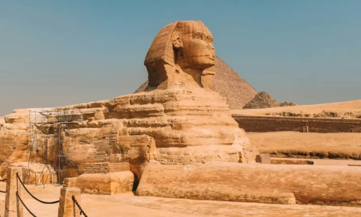 A ka një Sfinks të dytë nën Piramidën e Gizës? Çfarë tregojnë studimet dhe pse kjo teori po vihet në dyshim