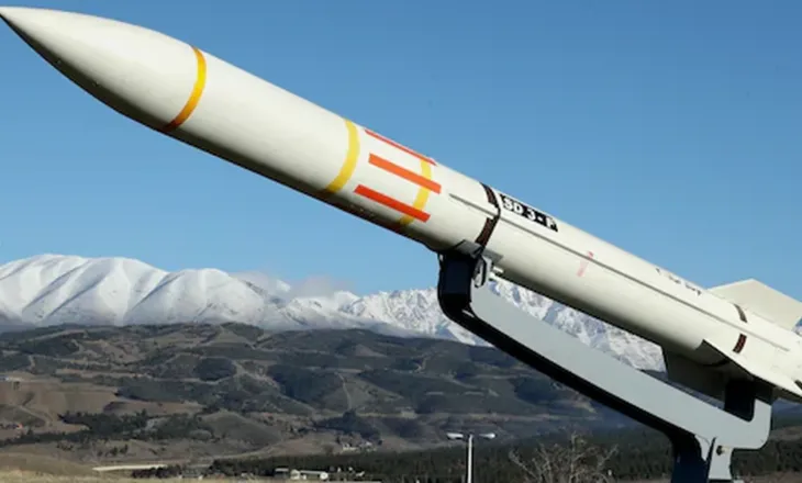 A mund të arrijnë raketat balistike të Iranit në territorin e Shqipërisë?