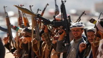 A mund të bëhet Ngushtica Bab al-Mandab fronti i ri i luftës në Iran?