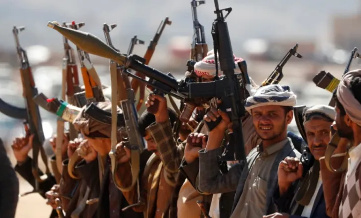 A mund të bëhet Ngushtica Bab al-Mandab fronti i ri i luftës në Iran?