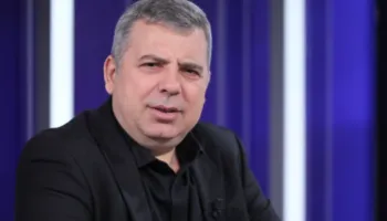 Abilekaj godet ashpër PD-në: E filluan me flamuj amerikanë, pastaj me gjermanë, kështu largohen njerëzit