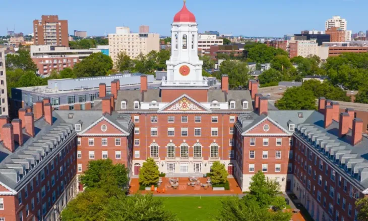 Administrata Trump padit universitetin Harvard për diskriminim ndaj studentëve izraelit