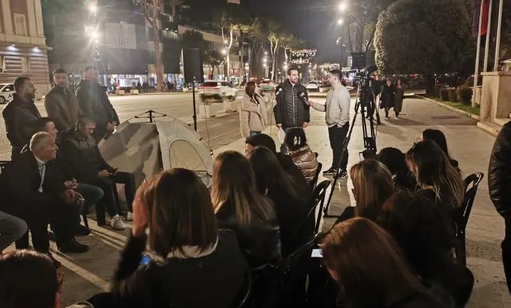 Adriatik Lapaj paralajmëron ngritjen e çadrave para Kryeministrisë