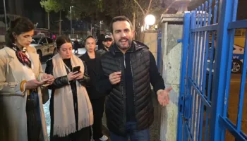 Adriatik Lapaj protestë në dyert e Komisariatit: Policia rrëmbeu një protestues