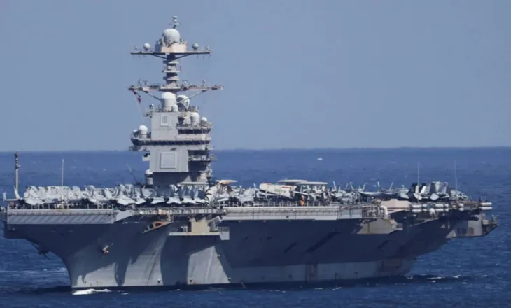 Aeroplanmbajtësja amerikane përfshihet nga flakët, autoritetet e SHBA: Dy të plagosur, incidenti nuk lidhet me luftën