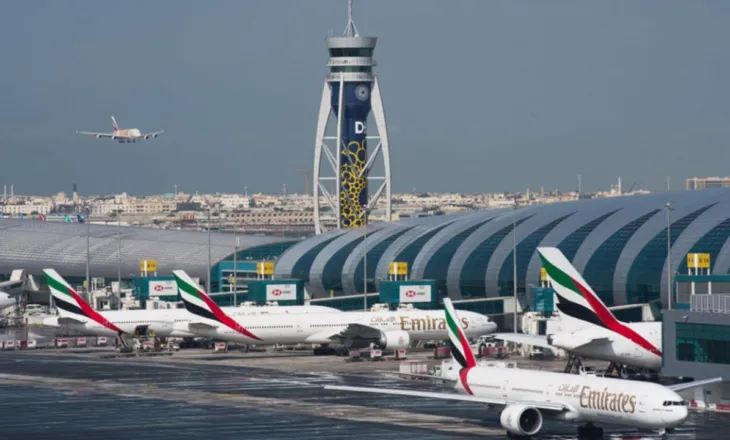 Aeroporti i Dubait rifillon pjesërisht operacionet, autoritetet thirrje qytetarëve: Kontaktoni me linjën ajrore dhe konfirmoni fluturimet