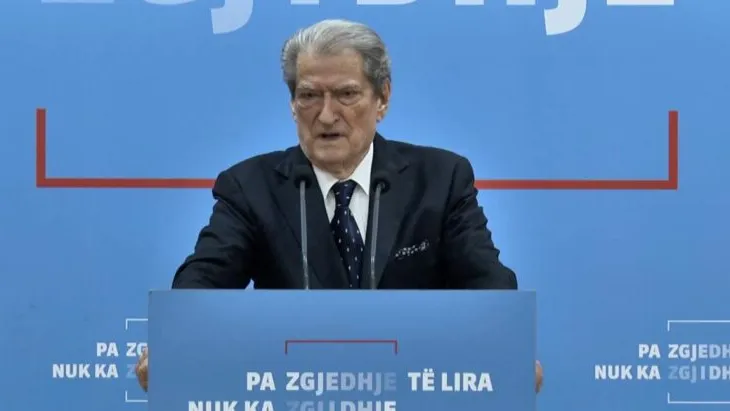 ‘Ajo gjuhë i shkon një njeriu pa moral’, Berisha: Balla, kriminel që trafikonte prostituta, fliste me Mario Çelën për…