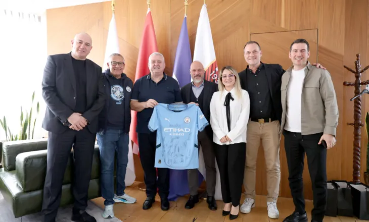 Akademia “City Grup” takon Dukën, shkëmbime idesh për zhvillimin e futbollit