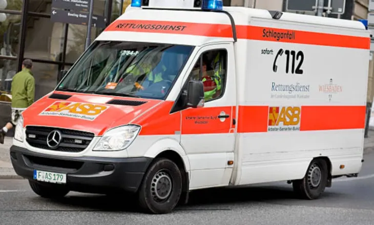 Aksident fatal në Gjermani, humbin jetën 29-vjeçarja shqiptare dhe djali 3-vjeçar