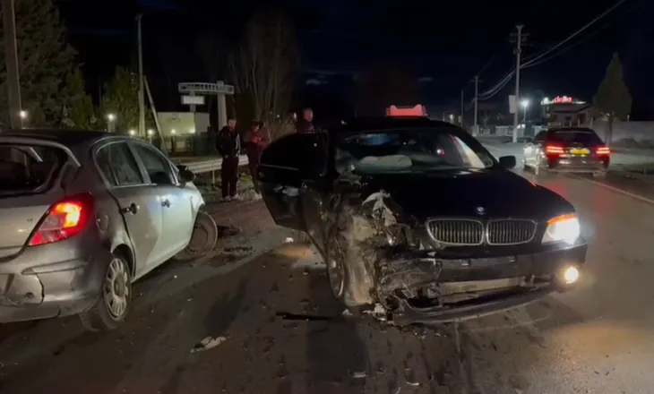 Aksident i rëndë, 3 pjesëtarë të një familje përfundojnë në spital