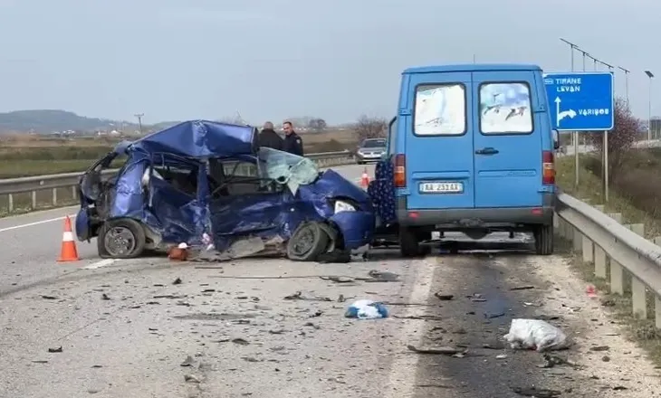 Aksident i rëndë në aksin Levan-Tepelenë, humb jetën 39-vjeçarja, plagosen 2 persona të tjerë